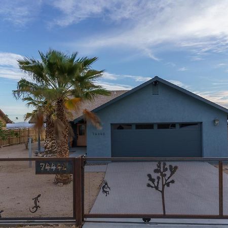 Desert Twilight 29 - Hot Tub & Ev Charger トウェンティナイン・パームズ エクステリア 写真