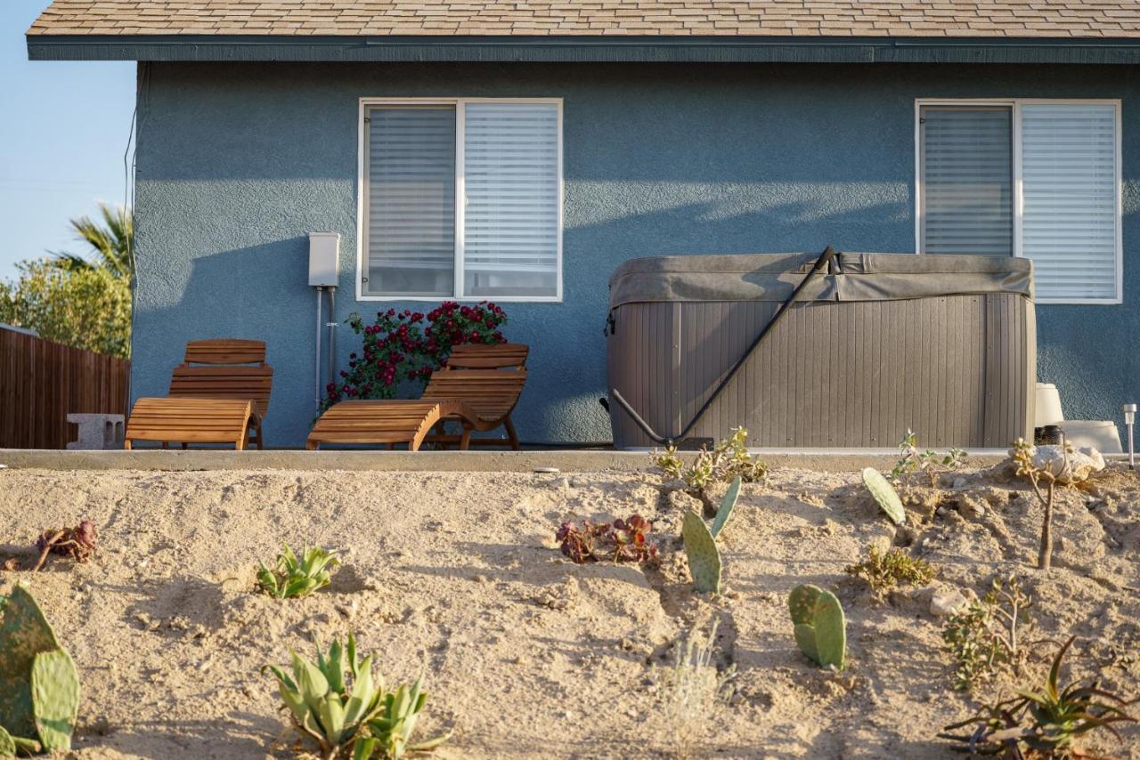 Desert Twilight 29 - Hot Tub & Ev Charger トウェンティナイン・パームズ エクステリア 写真