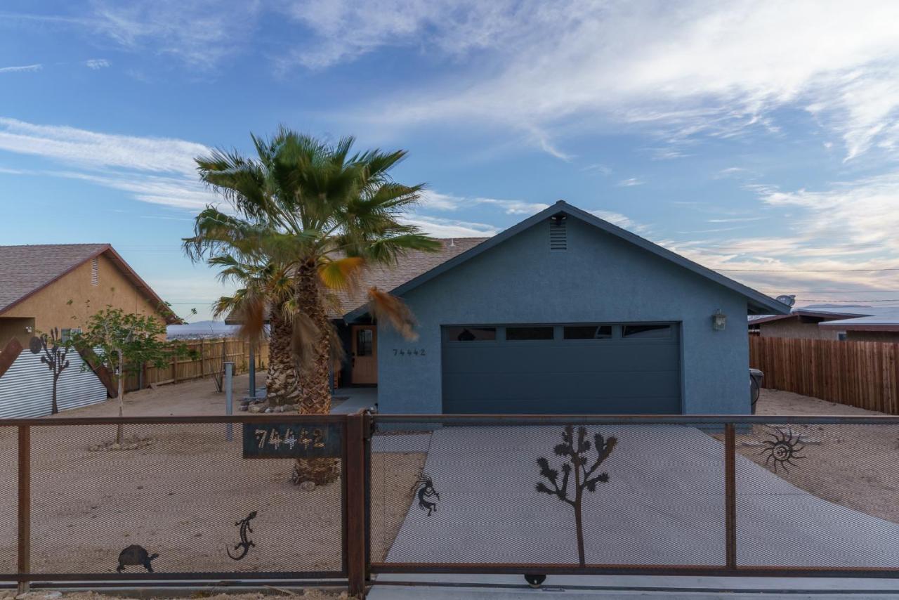 Desert Twilight 29 - Hot Tub & Ev Charger トウェンティナイン・パームズ エクステリア 写真